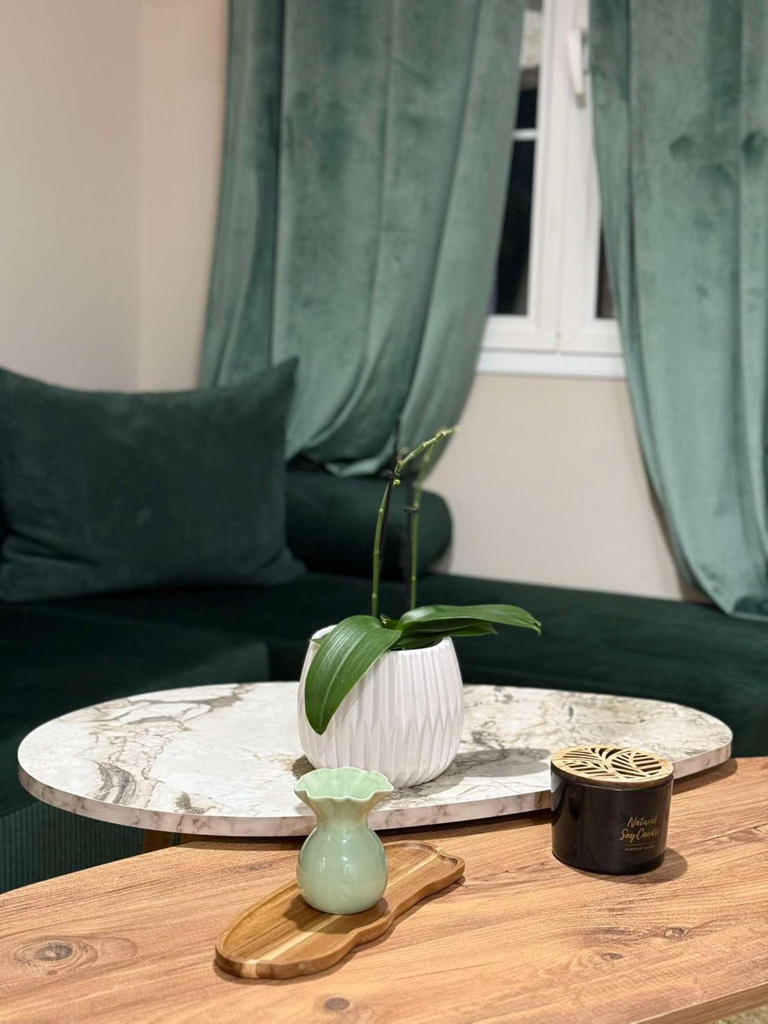 The Little Blooming House * Agiasma